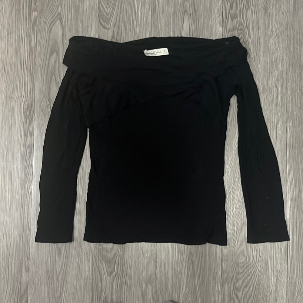 Abercrombie and Fitch off shoulder ribbed top